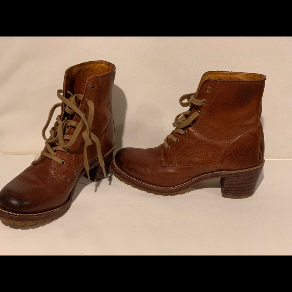 Frye Sabrina combat boots caramel size 7
